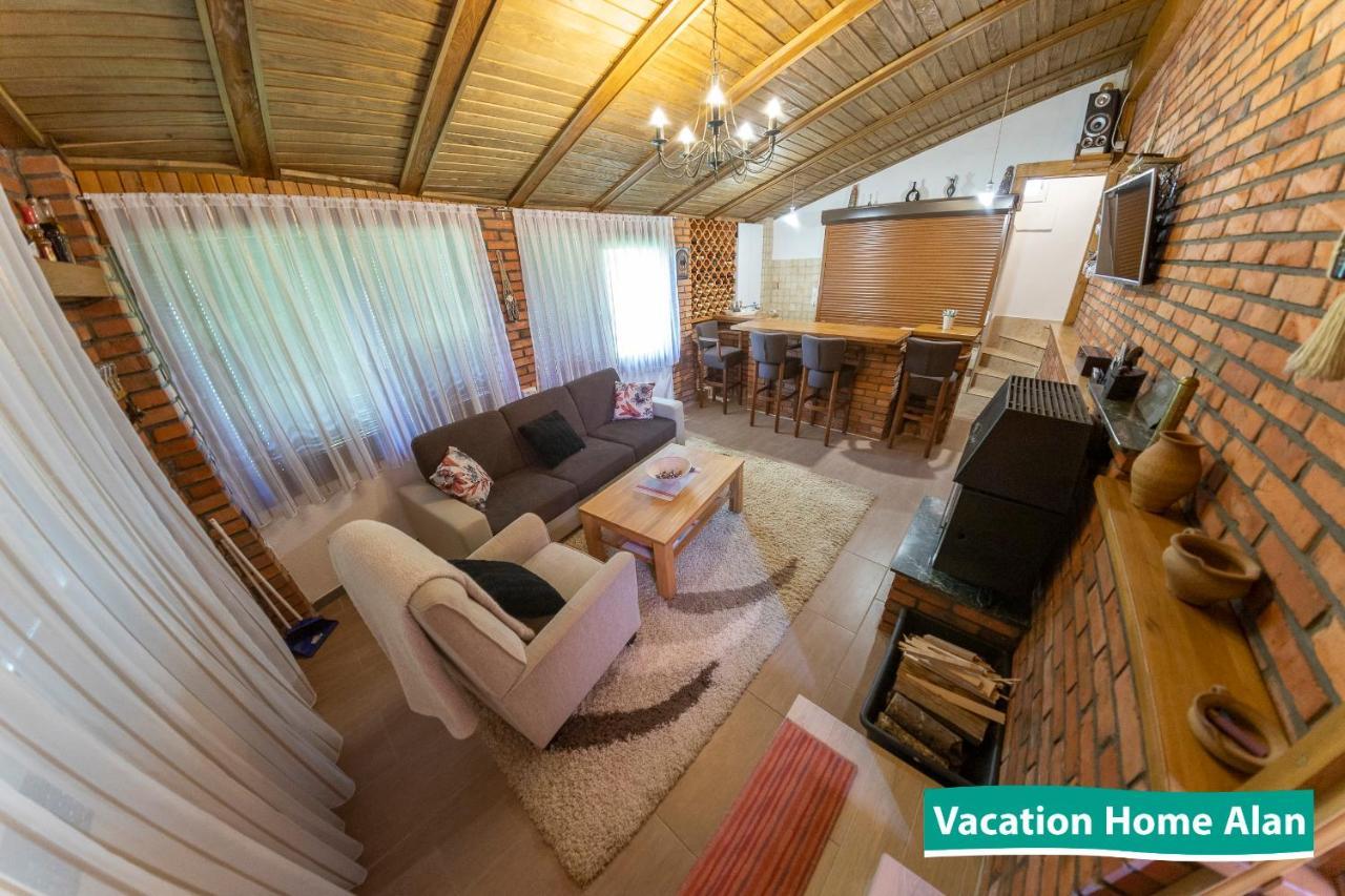 Vacation Home Alan 2 Kulen Vakuf Eksteriør billede