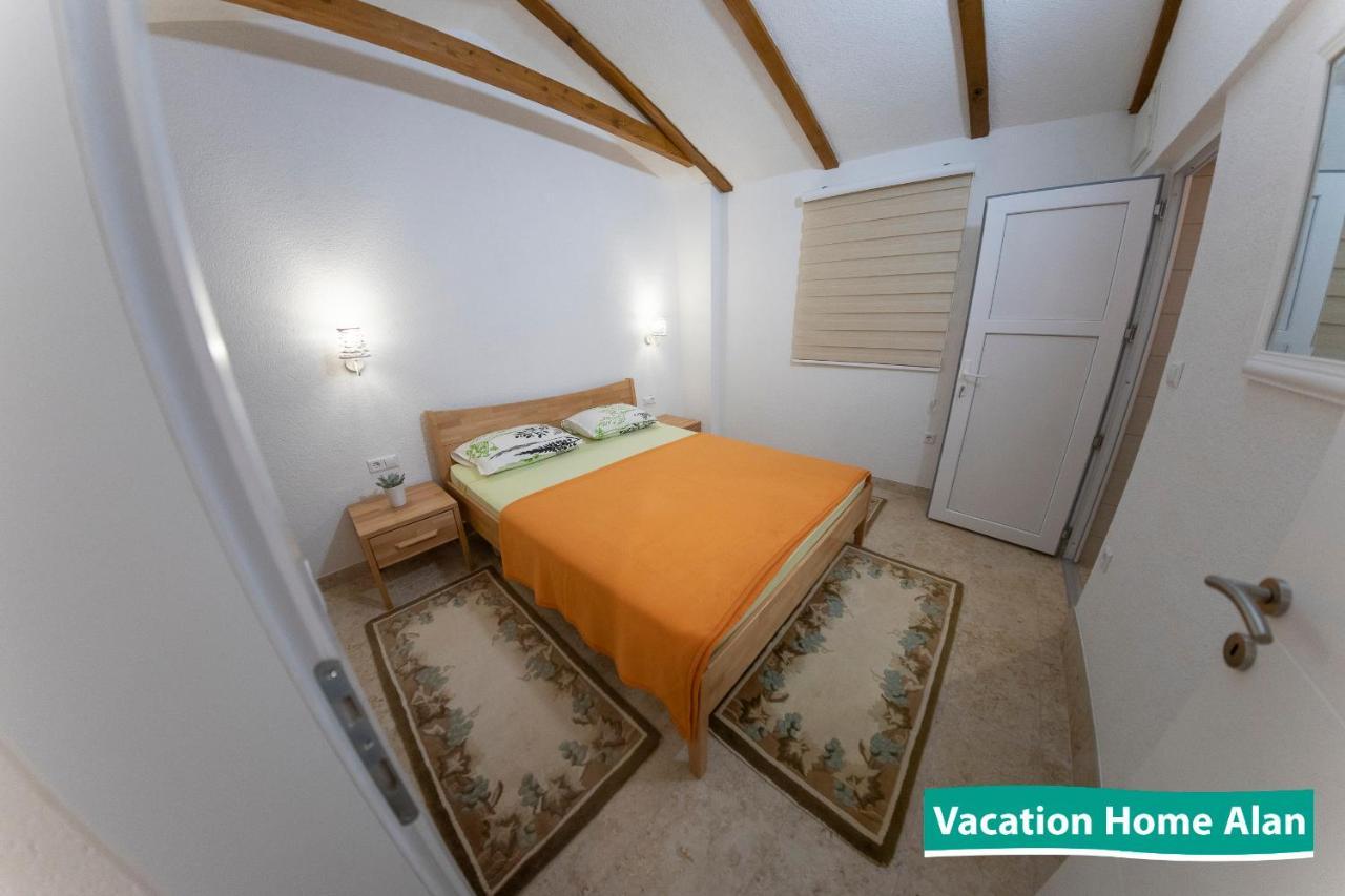 Vacation Home Alan 2 Kulen Vakuf Eksteriør billede