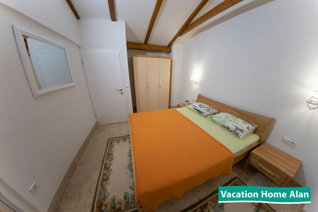 Vacation Home Alan 2 Kulen Vakuf Eksteriør billede