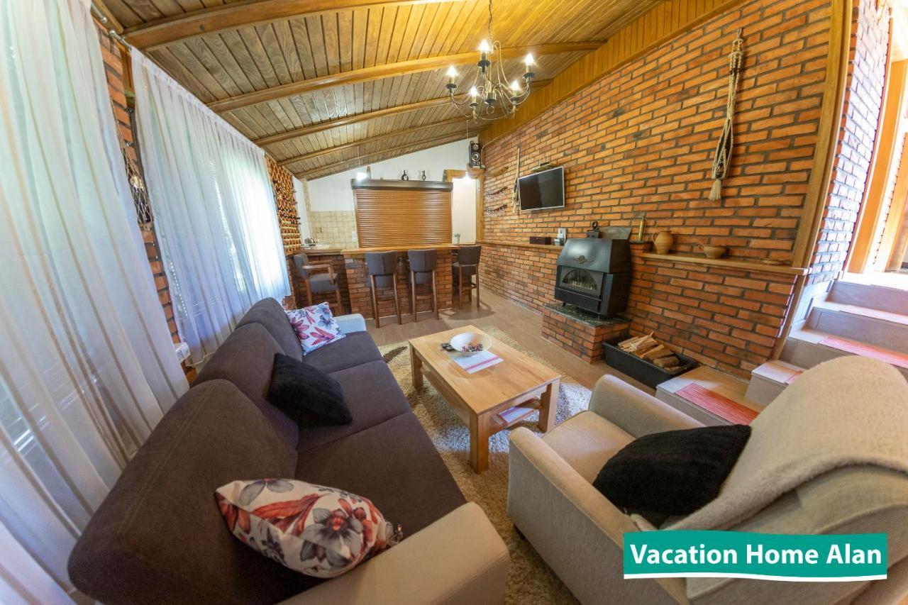 Vacation Home Alan 2 Kulen Vakuf Eksteriør billede