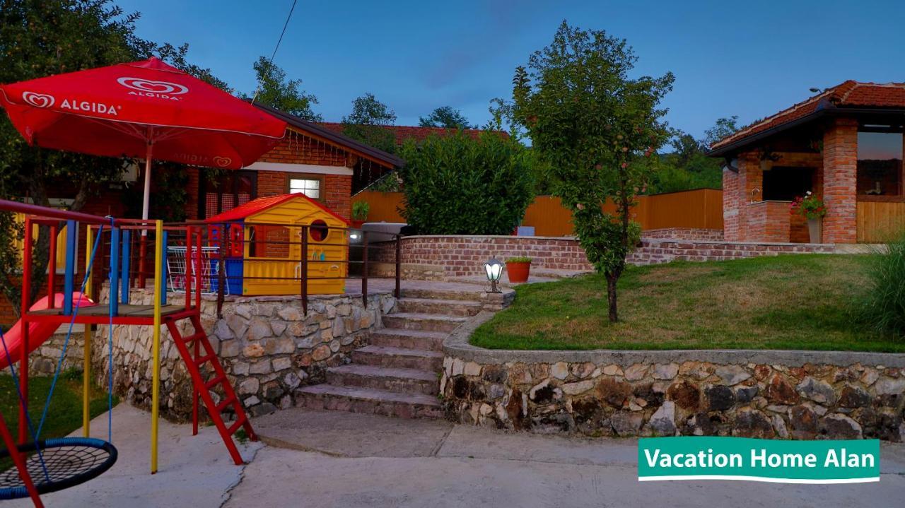 Vacation Home Alan 2 Kulen Vakuf Eksteriør billede