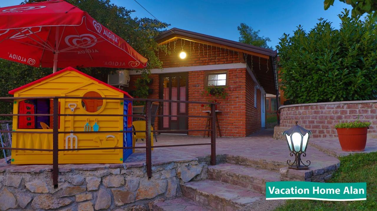 Vacation Home Alan 2 Kulen Vakuf Eksteriør billede