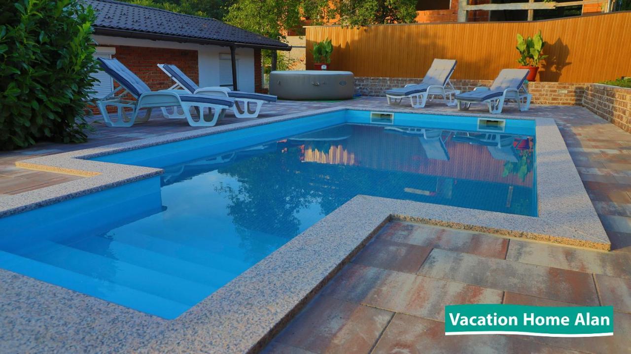 Vacation Home Alan 2 Kulen Vakuf Eksteriør billede