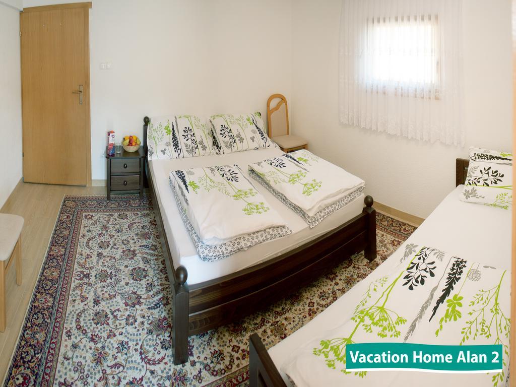 Vacation Home Alan 2 Kulen Vakuf Eksteriør billede