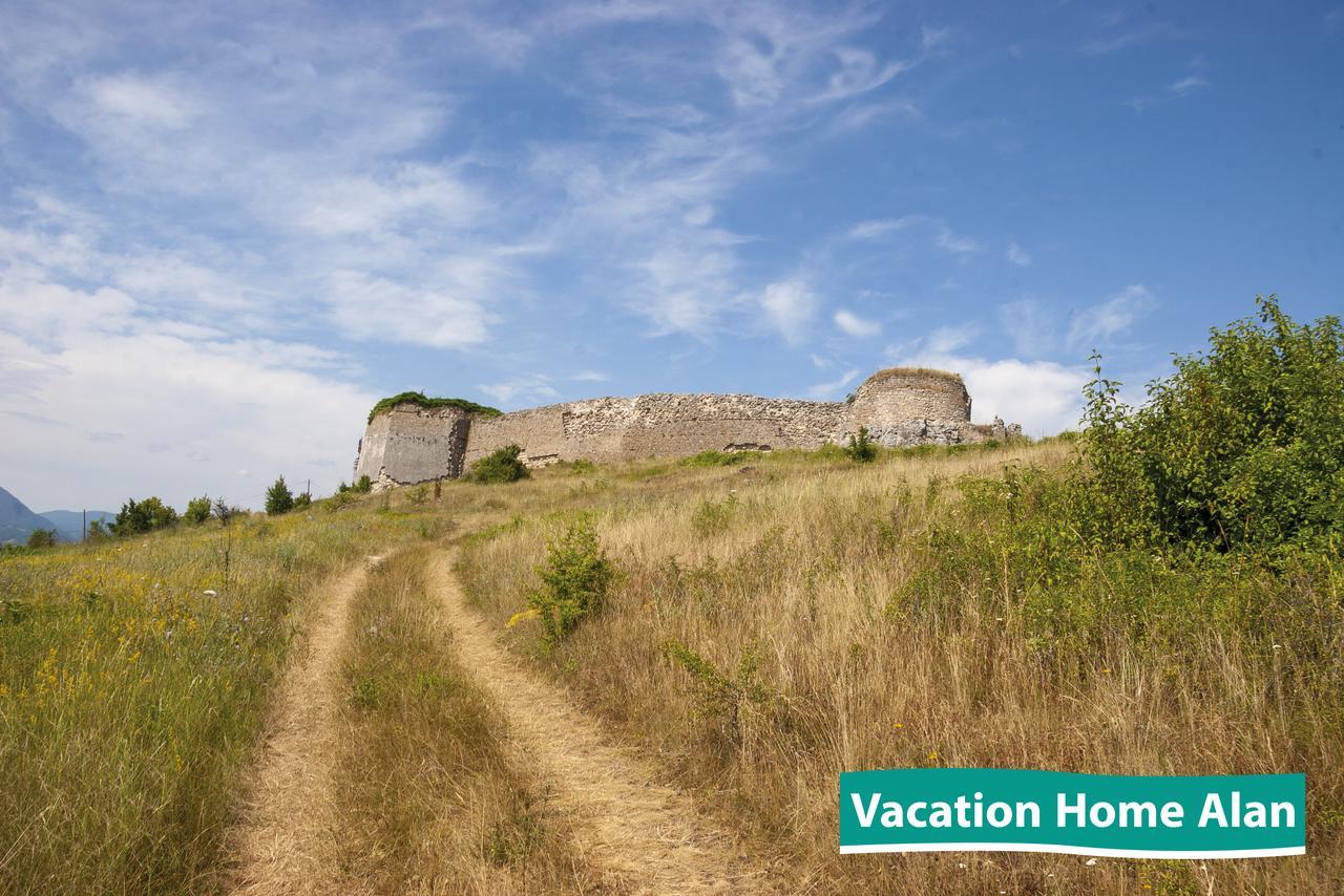 Vacation Home Alan 2 Kulen Vakuf Eksteriør billede