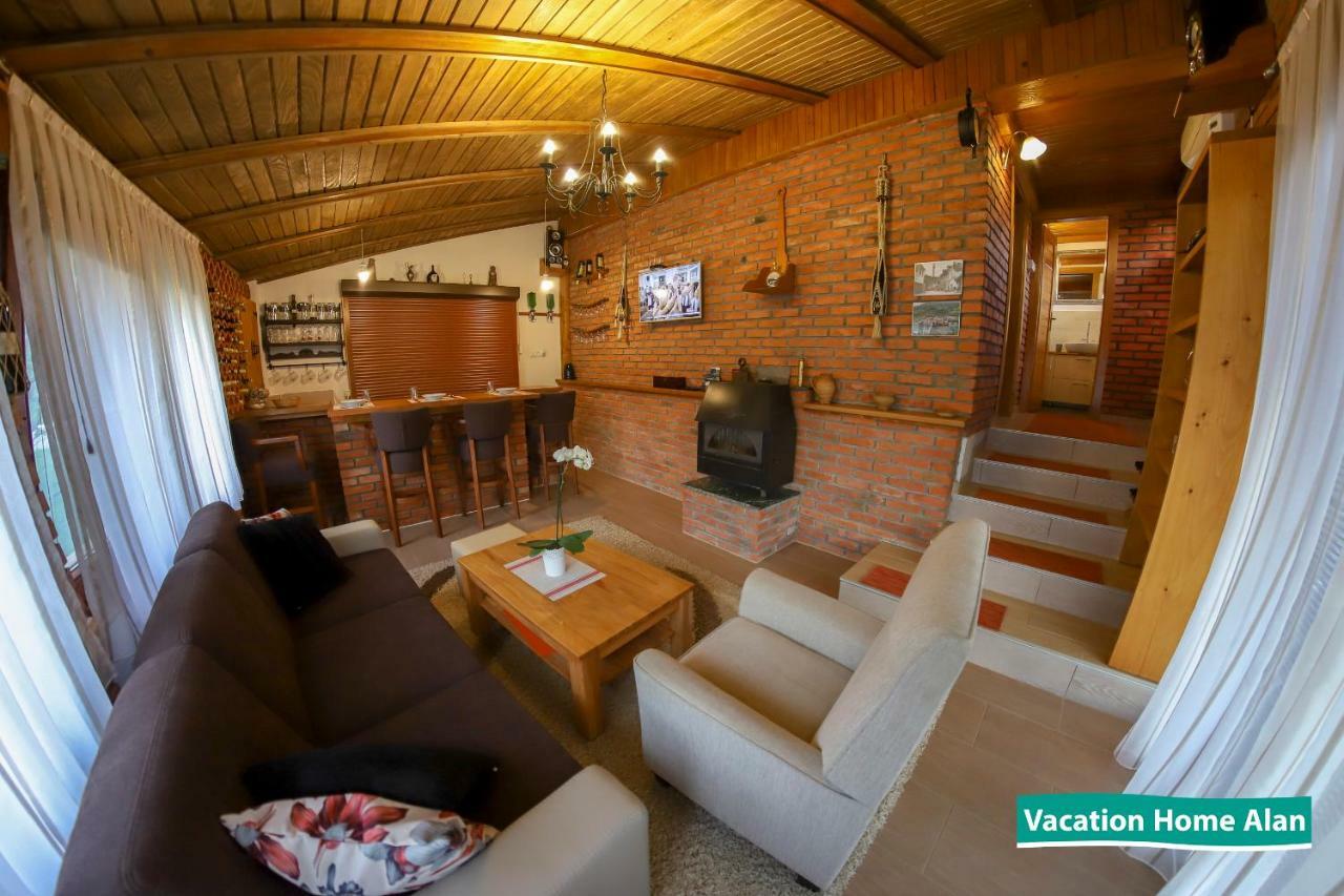 Vacation Home Alan 2 Kulen Vakuf Eksteriør billede